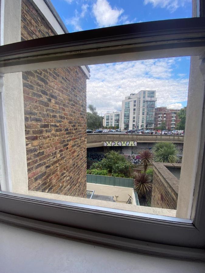 Notting Hill Next Door Bedroom In The Share Flat ลอนดอน ภายนอก รูปภาพ